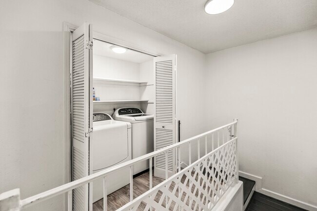 Building Photo - 10788 Briar Forest Dr