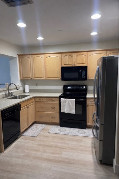 Building Photo - 3255 SW 2nd St