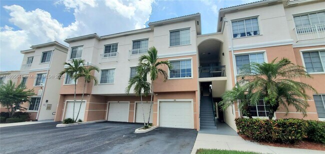 Primary Photo - 2103 Myrtlewood Cir E