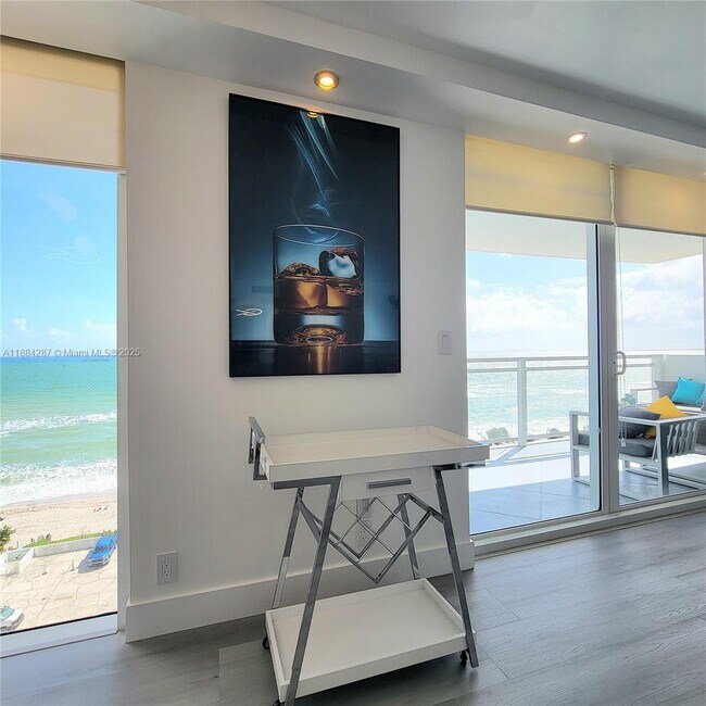 Building Photo - 2030 S Ocean Dr