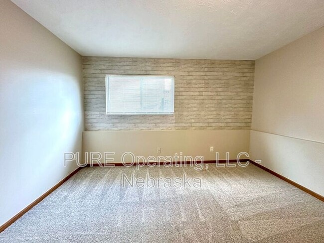 Building Photo - 6215 N 128th St