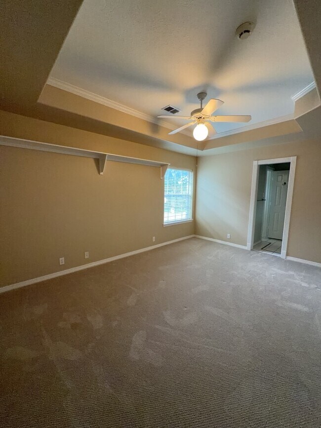 Building Photo - 16410 Emilia Ct