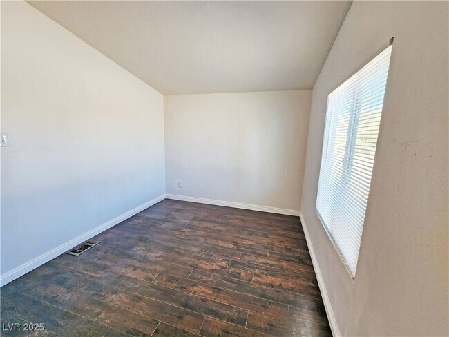 Building Photo - 1270 Landmark Ave