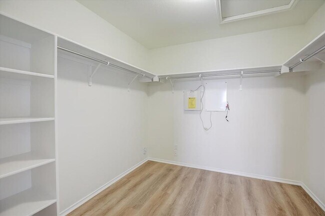 Building Photo - 6800 Sunderland Trail