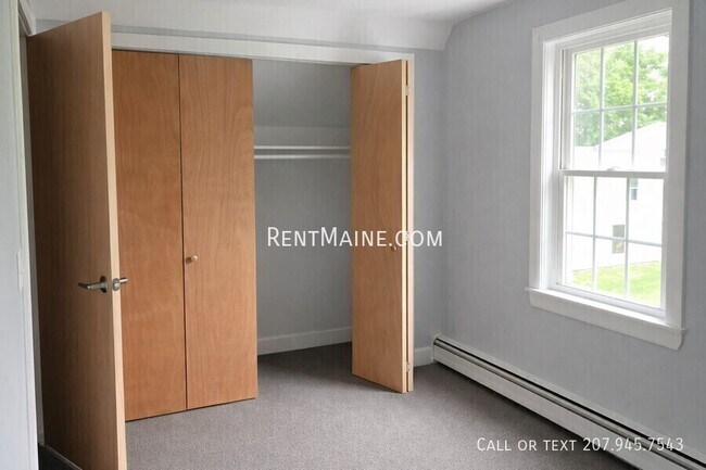 Building Photo - 11 Somerset St