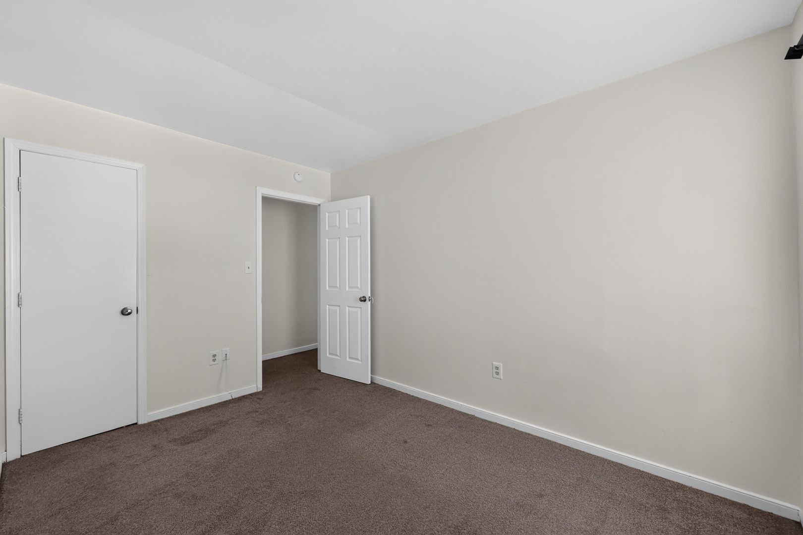 Building Photo - 1512 Lakeview Ave