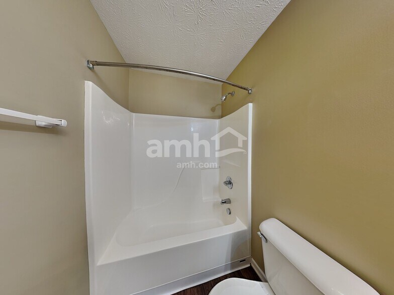 Building Photo - 5940 W Nautica Blvd