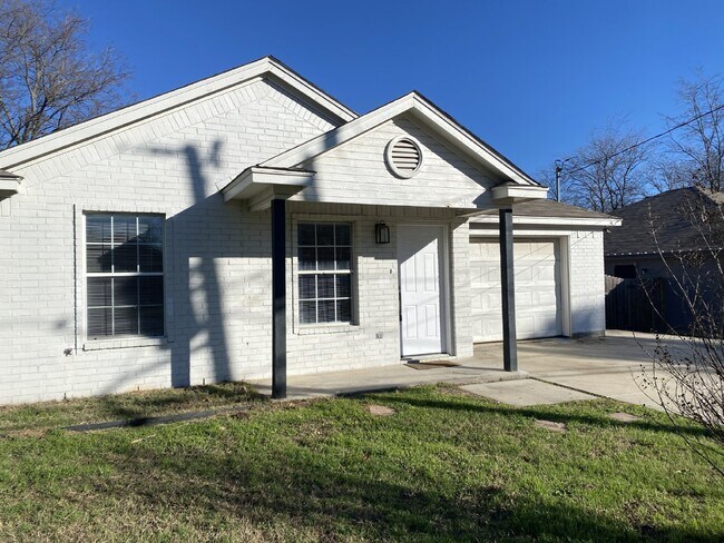 Building Photo - Charming 4-bedroom, 2-bathroom home in Fort Worth, TX!