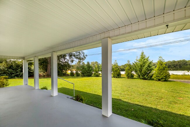 Building Photo - 2811 Locust Hill Rd