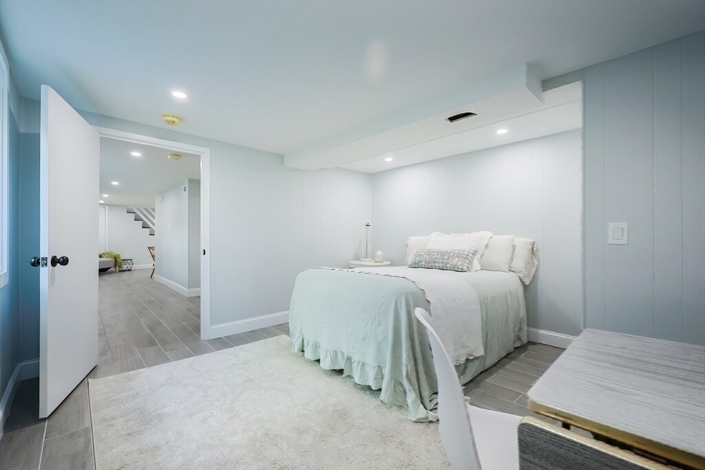 Building Photo - 111 Sharon St