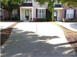 Building Photo - 520 Gale Ct