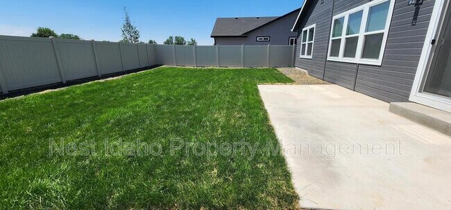 Building Photo - 12339 Shadow River St