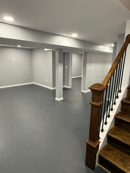 Building Photo - 4537 S Lavergne Ave