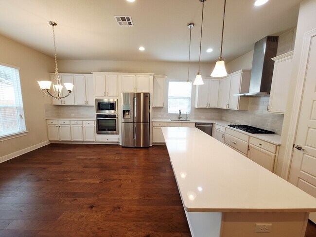Building Photo - 4562 Katherine Dr