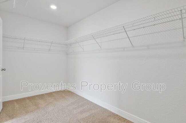 Building Photo - 2419 Privet Berry Dr