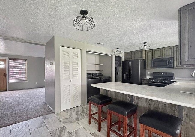 Building Photo - 2756 Baltic Ave