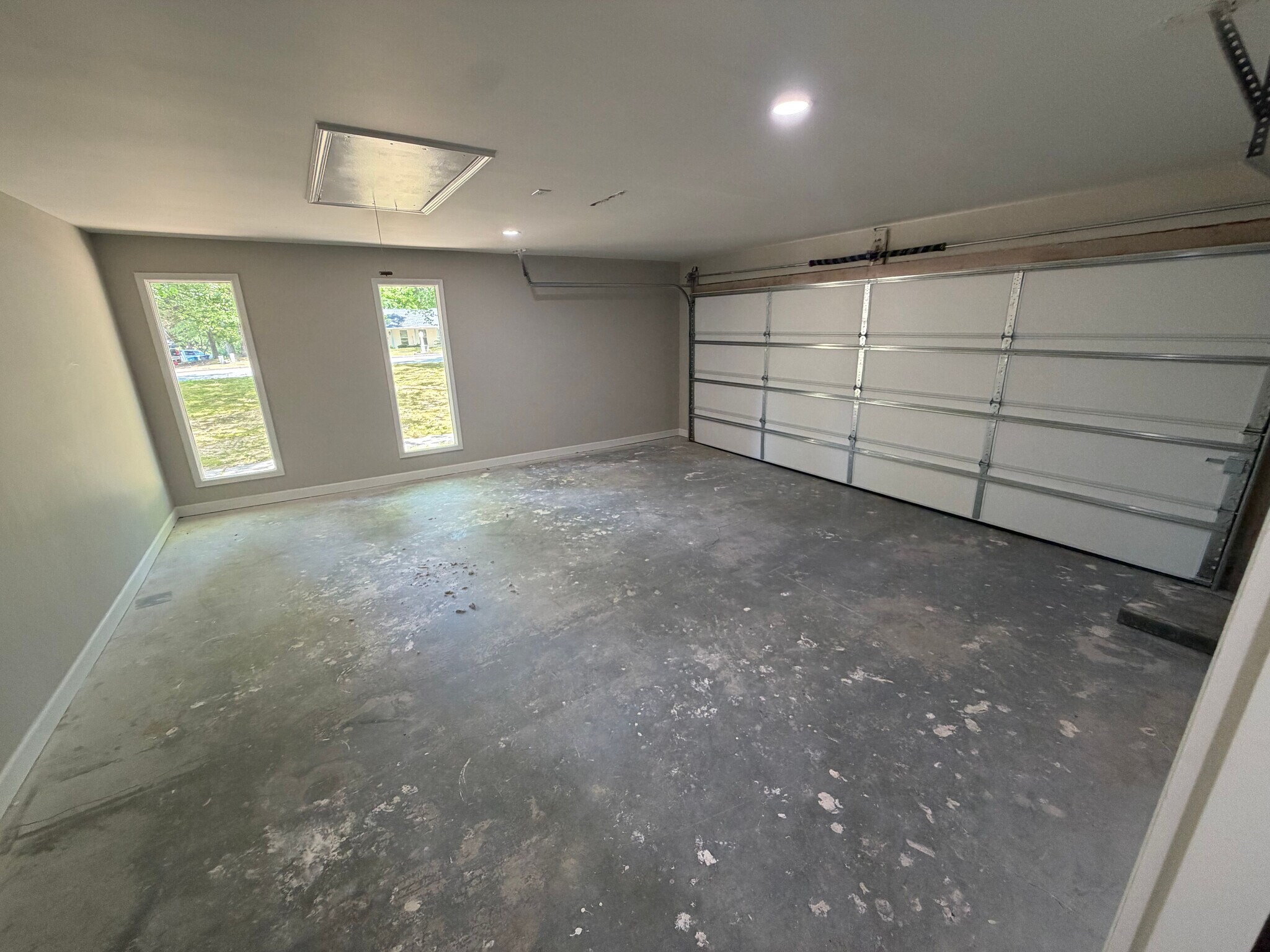 Building Photo - Room in House on Heritage Hills Cir