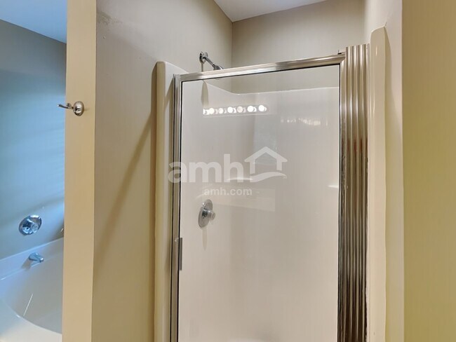 Building Photo - 601 Magnolia Ln