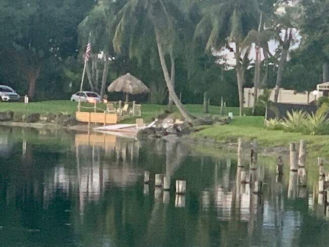 Building Photo - 110 Lake Emerald Dr