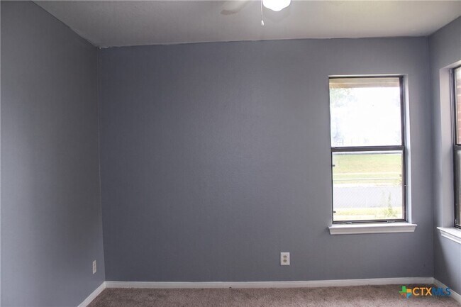 Building Photo - 4916 Glass Mountain Dr