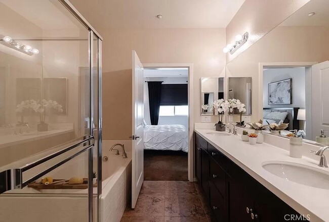 Building Photo - 13032 Union Ave