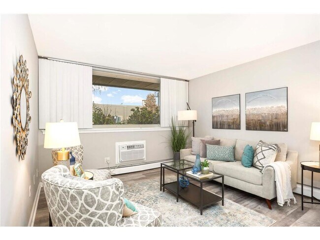 Building Photo - Charming 1 Bedroom Condo in the Heart of S...