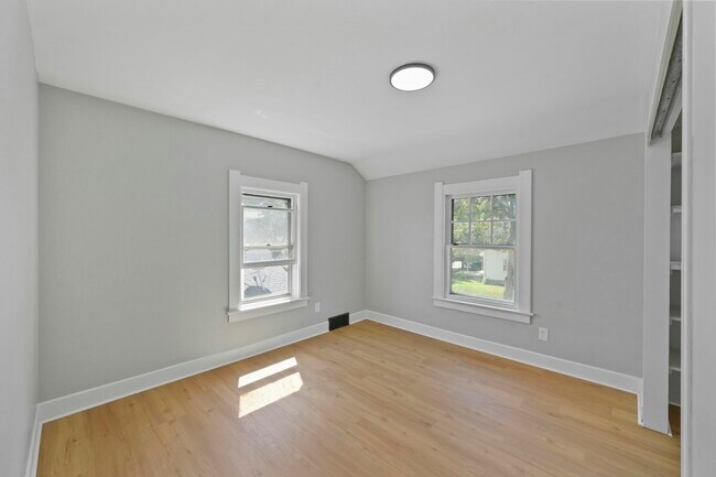 Building Photo - 4636 Commonwealth Ave