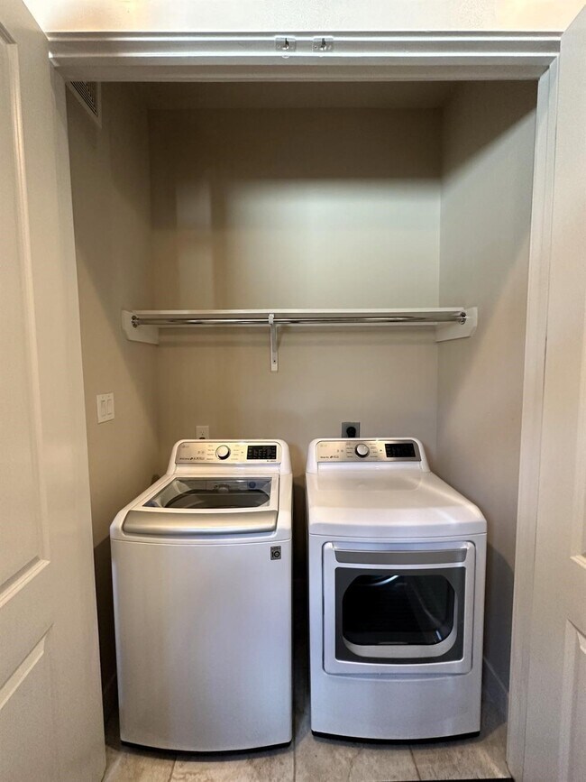 Building Photo - 4406 Eli St