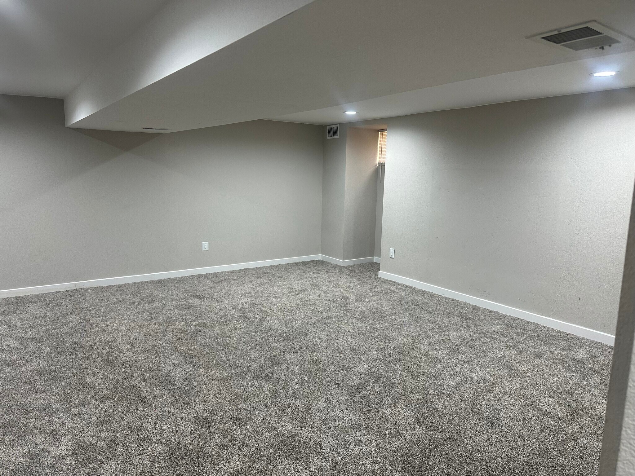 Building Photo - 7454 W Roxbury Pl