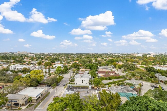 Building Photo - 3000 Coral Wy