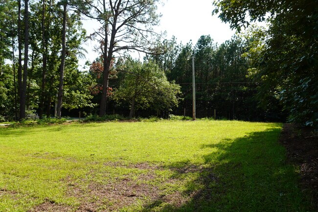 Building Photo - 385 Buhmann Dr