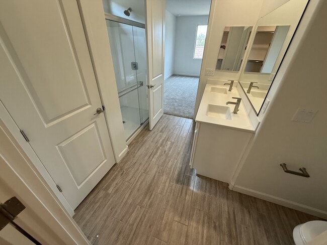 Building Photo - 874 W Calle Bombona