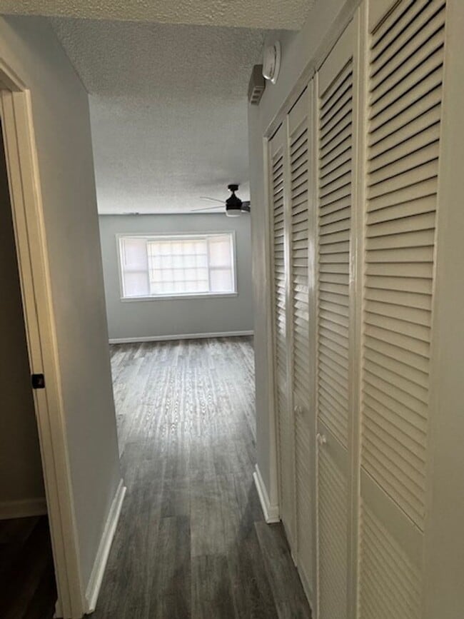 Building Photo - 610 Park Ave