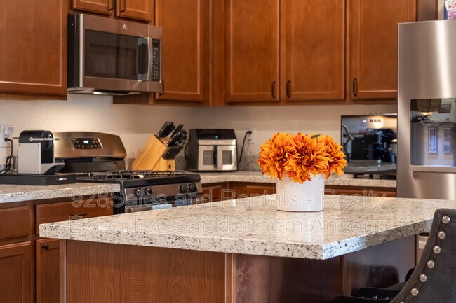 Building Photo - 207 S Beaver St