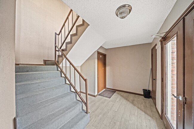 Building Photo - 12100 Overbrook Ln