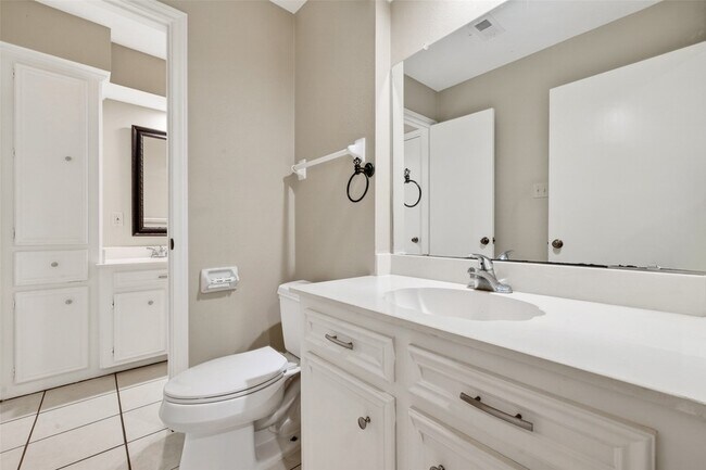 Building Photo - 18111 Shireoak Dr