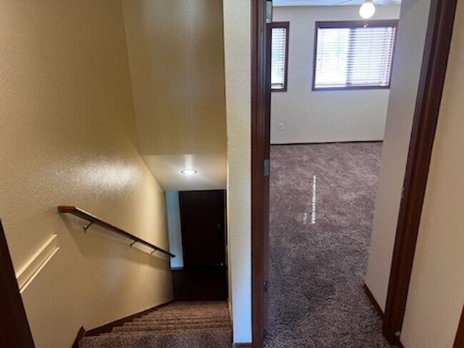 Building Photo - Condo with a golf course view