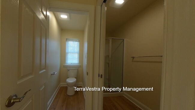 Building Photo - 12 Bedrooms!!!!!! Now showing for 2026-202...