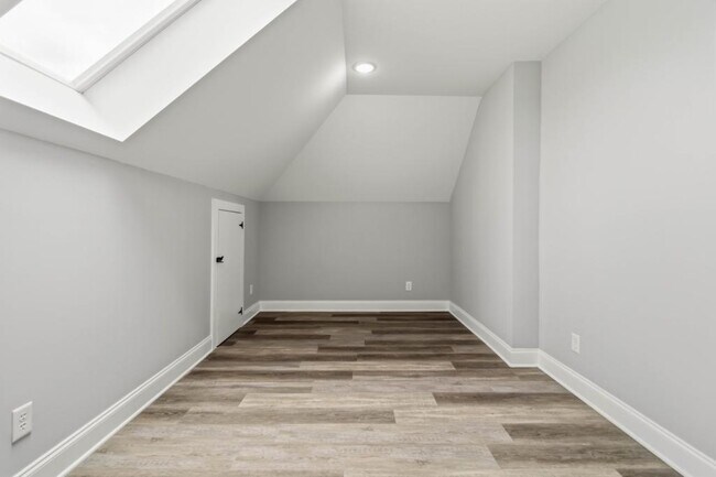 Building Photo - 305 Tribble St