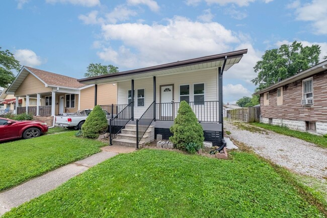 Building Photo - Porch-Side Charm: Turnkey 2-Bed Home with ...