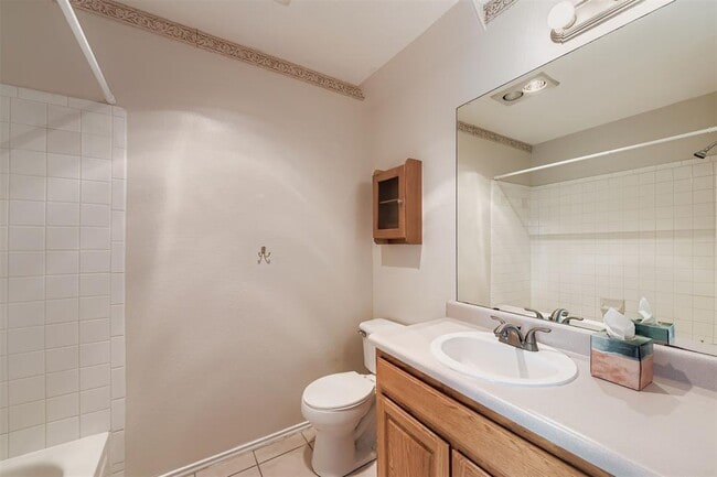 Building Photo - 15601 Hebbe Ln