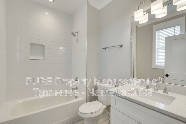 Building Photo - 606 Annex Ave