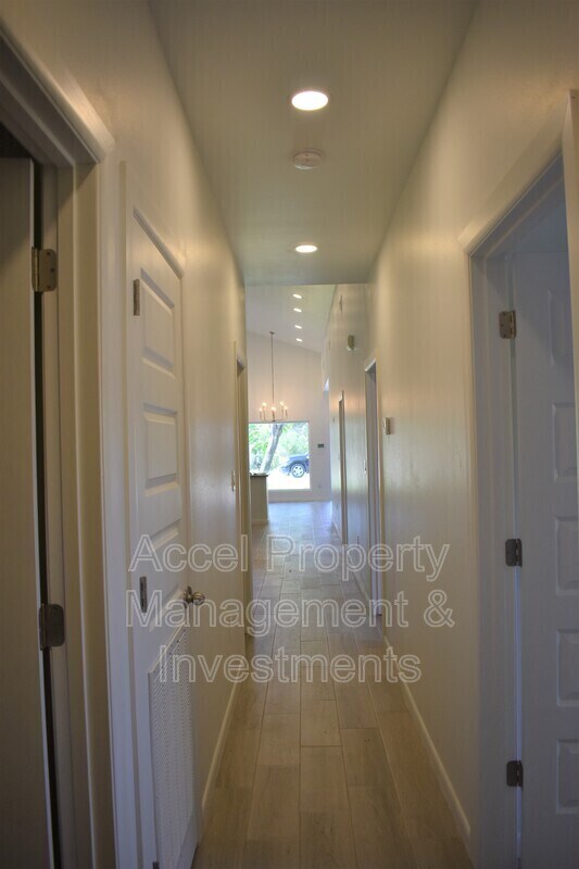 Building Photo - 2120 Datepalm Ave