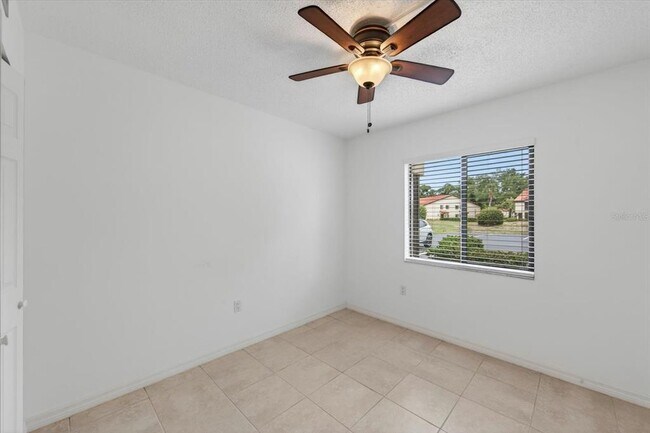 Building Photo - 5735 Gardens Dr