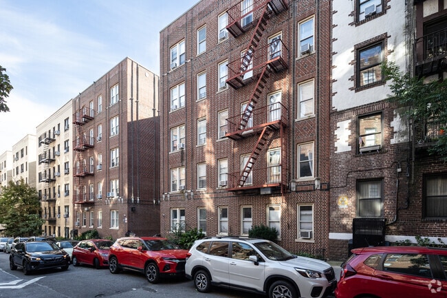 Building Photo - 187 Pinehurst Avenue