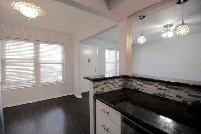 Building Photo - 4206 Newton Ave