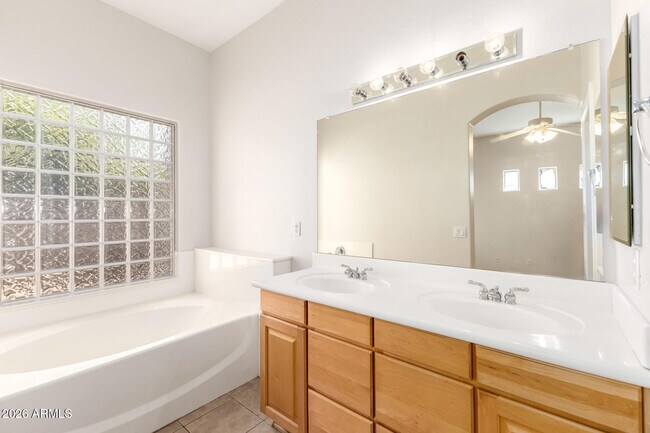 Building Photo - 16946 N 49th Way