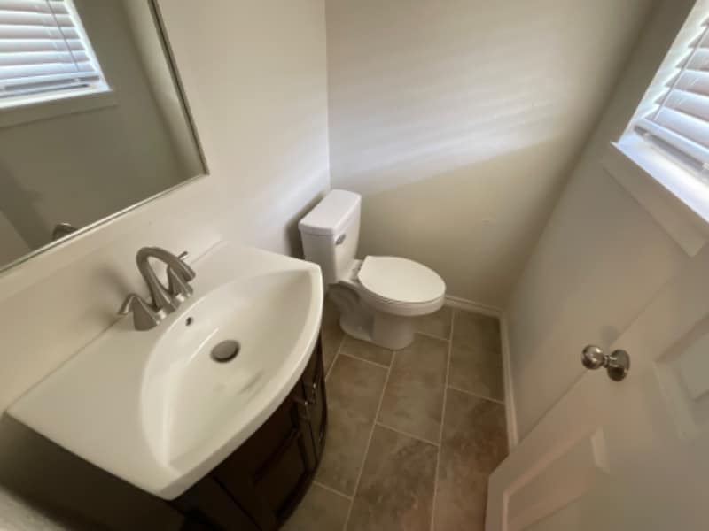 Building Photo - 1007 W Louisa Ave