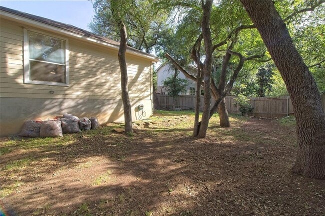 Building Photo - 610 Palo Alto Ln