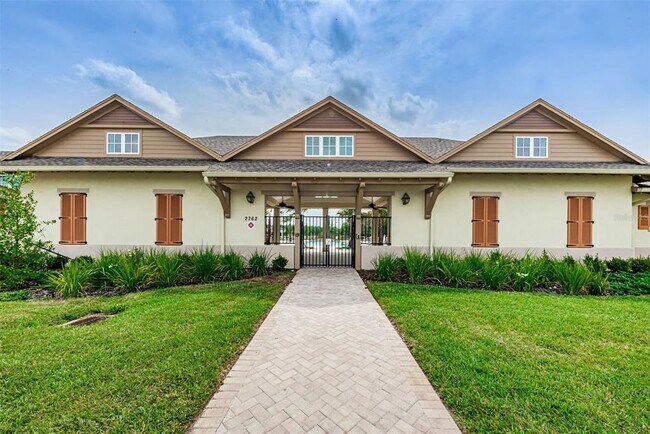 Building Photo - 8327 Crescent Oaks Dr